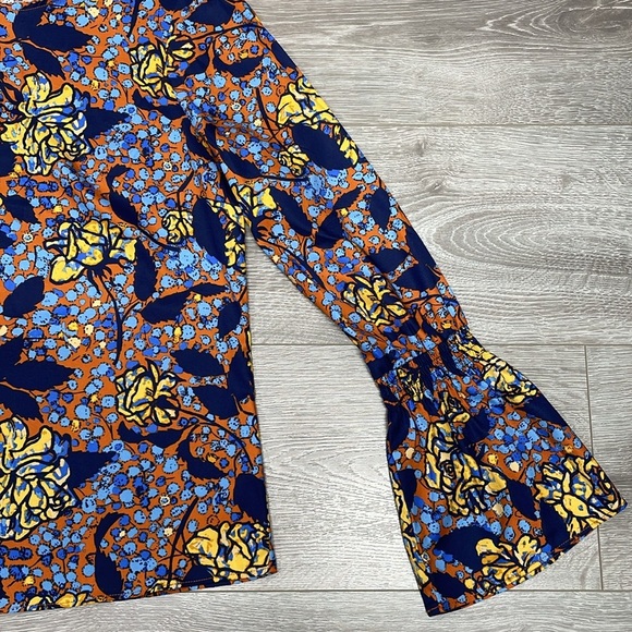 NWOT G.I.L.I. Got It Love It Long Sleeve Floral Bell Sleeve Blouse 8 - Picture 5 of 16